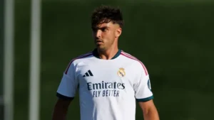 Raúl Asencio será operado após fratura por estresse na tíbia