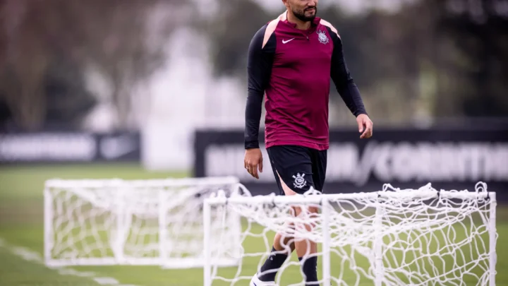 Corinthians renova contrato com Zakaria Labyad até dezembro de 2027