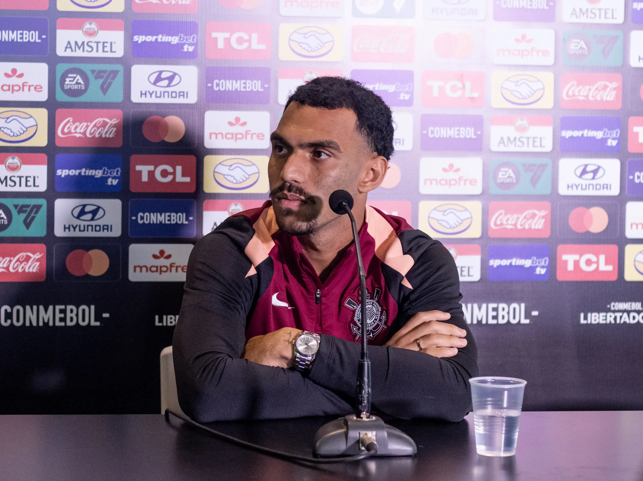Matheuzinho reforça apoio do Corinthians a Diniz antes de duelo decisivo na Libertadores