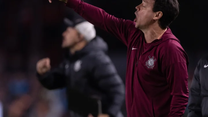 Diniz vê sinais de reação no Corinthians após quinta derrota seguida