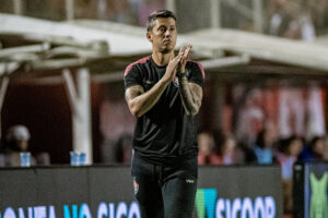 Remo anuncia Thiago Carpini como novo treinador para sequência do Brasileirão