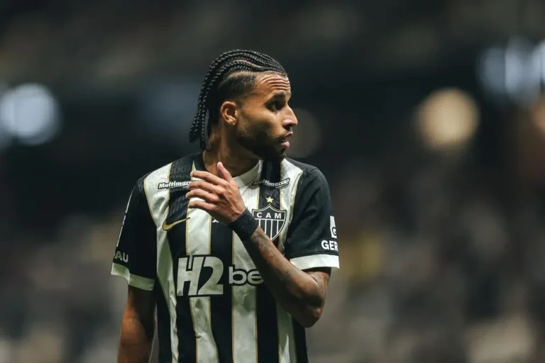 Alexsander é suspenso pelo STJD por ofensas a Kaio Jorge após clássico