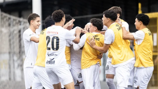 Santos goleia o Fortaleza por 7 a 0 e entra no G8 do Brasileirão Sub-17