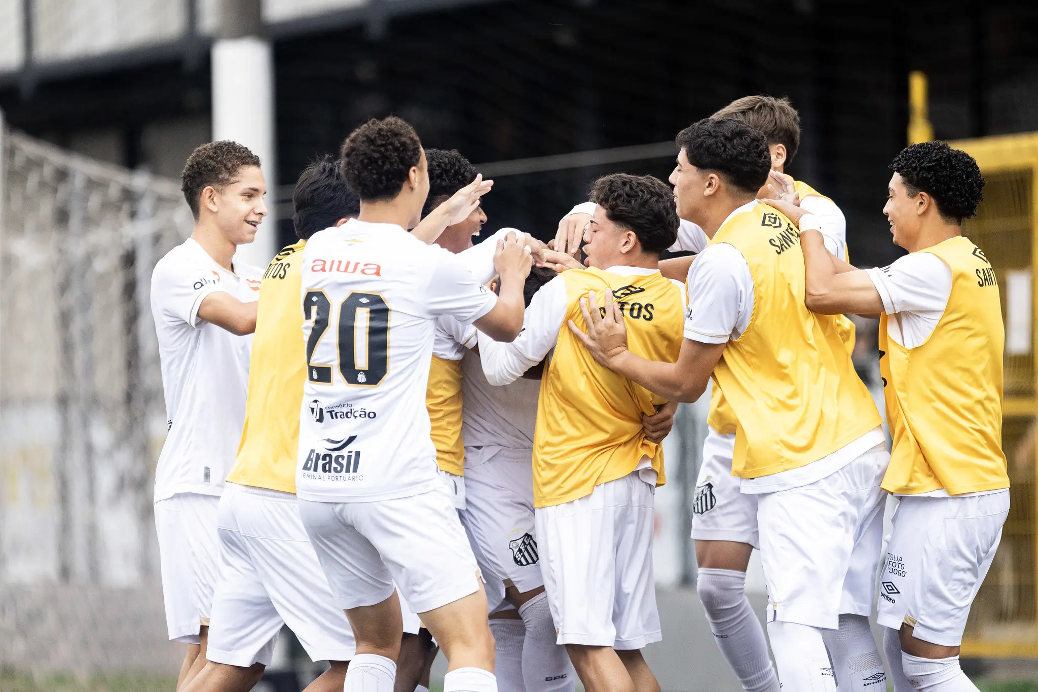 Santos goleia o Fortaleza por 7 a 0 e entra no G8 do Brasileirão Sub-17