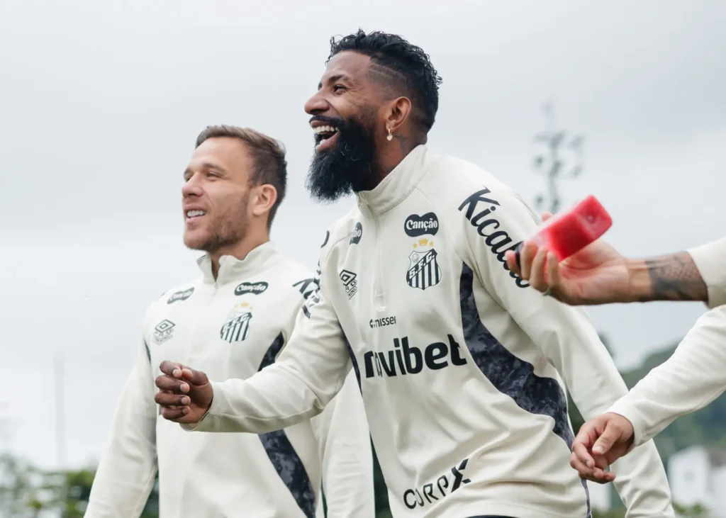 Santos relaciona Rodinei para estreia contra o Atlético-MG na Sul-Americana