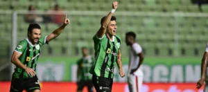 América-MG vence o Náutico, mas continua na vice-lanterna da Série B