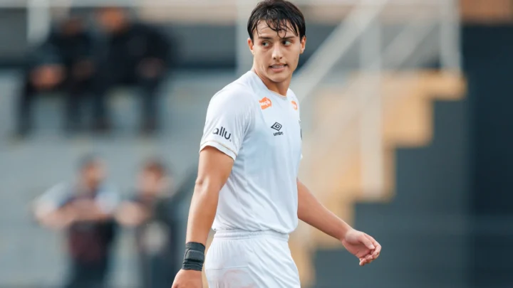 Santos goleia o Vitória, mas é eliminado do Brasileiro sub-17