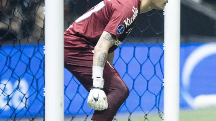 Gabriel Brazão desfalca o Santos e deve passar por cirurgia no ombro