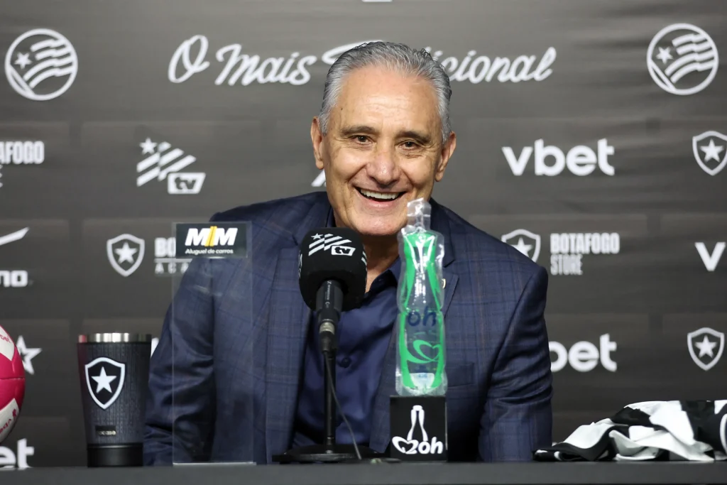 Tite é apresentado pelo Botafogo e mira projeto de longo prazo