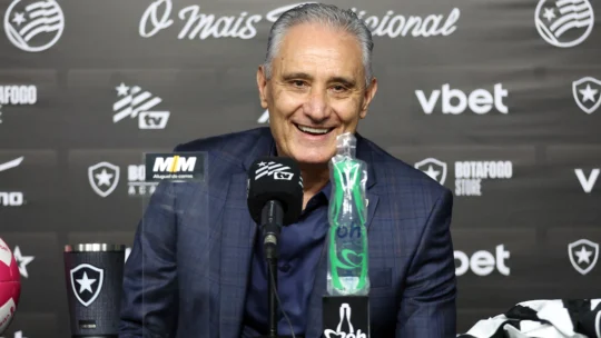 Tite é apresentado pelo Botafogo e mira projeto de longo prazo