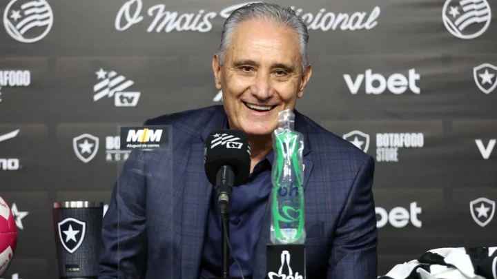 Tite é apresentado pelo Botafogo e mira projeto de longo prazo