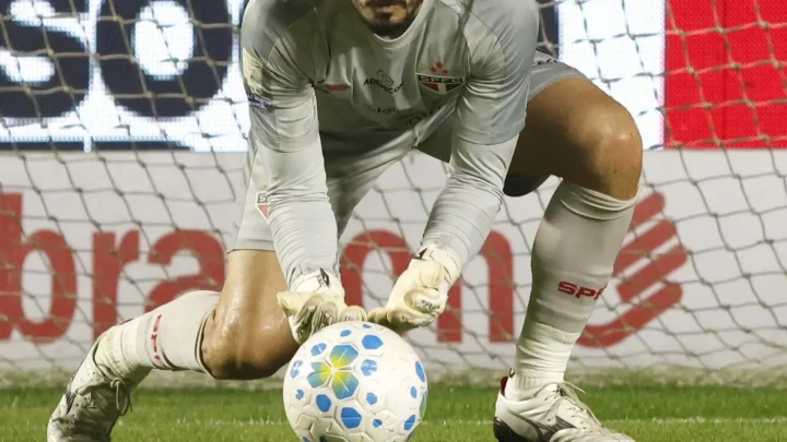 Rafael valoriza torcida do São Paulo após protesto no Morumbis