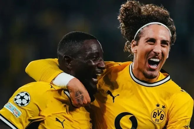 Karetsas é levado ao hospital após passar mal em estreia na Champions