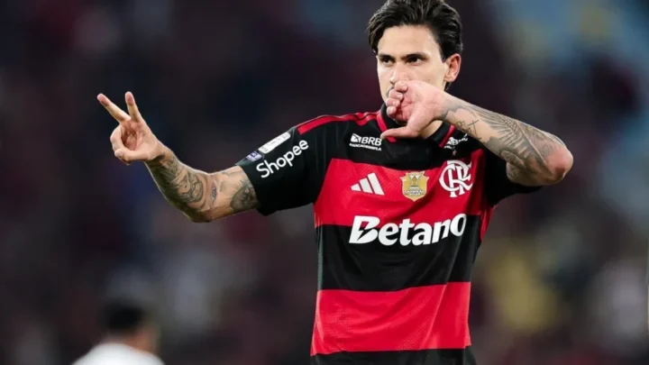 Pedro critica gramado do Maracanã após vitória do Flamengo sobre o Bragantino