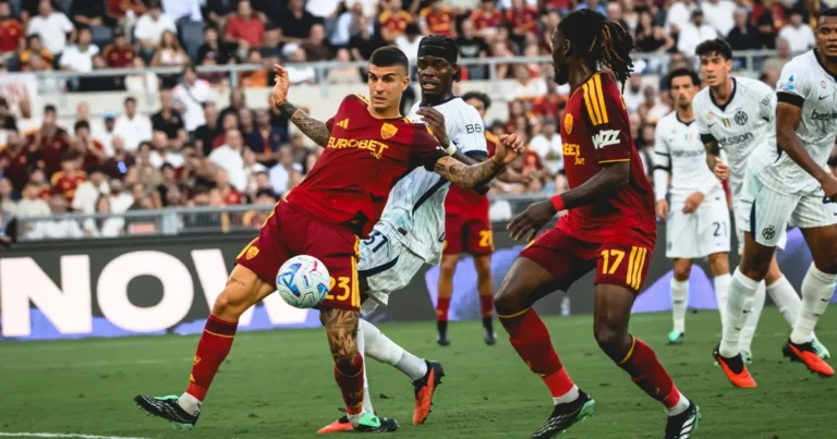 Roma e Inter empatam em 2 a 2 em duelo entre líderes do Italiano