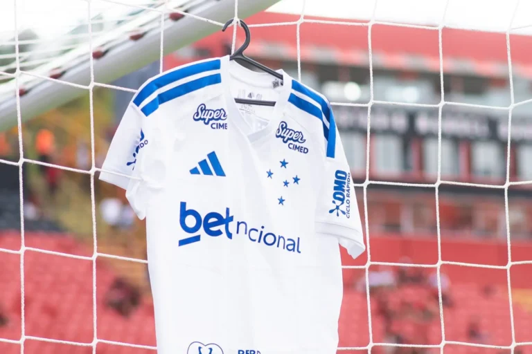 Vitória e Cruzeiro se enfrentam pela 28ª rodada do Brasileirão no Barradão