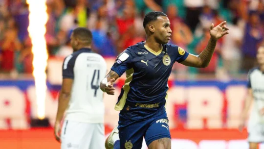 Bahia vence o Remo e entra no G-4 do Brasileirão