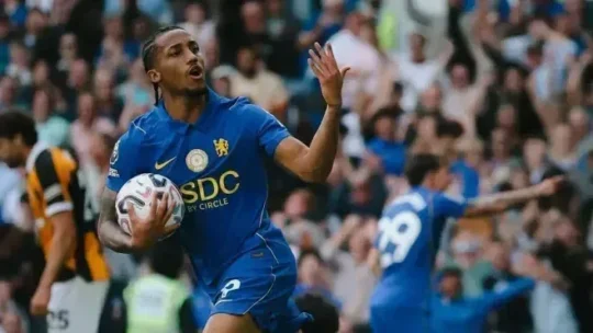 Chelsea empata com Hull City e expõe fragilidade defensiva no Inglês