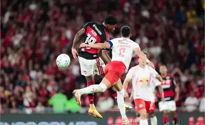 Flamengo realizará exames em Gonzalo Plata após dores na coxa
