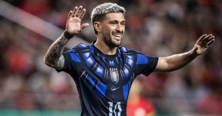Arrascaeta marca, dá assistência e deixa amistoso do Uruguai machucado
