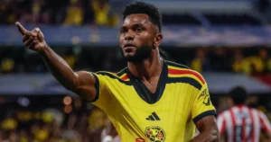 Borja marca dois gols, incluindo bicicleta, e evita derrota do América no clássico mexicano