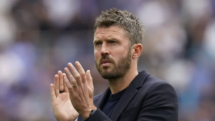 Carrick vê sinais positivos no Manchester United apesar de empate com o Everton