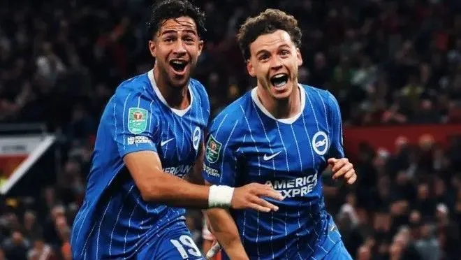 Manchester United sofre virada do Brighton e é eliminado da Copa da Liga