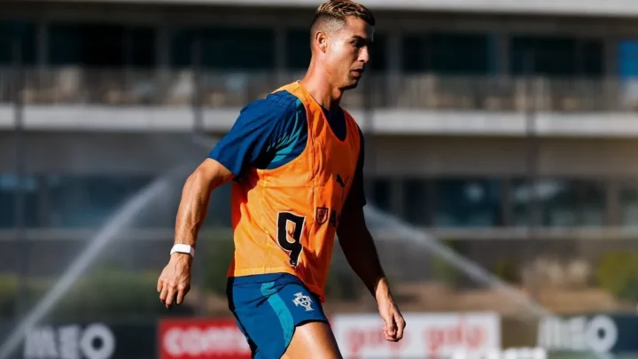 Cristiano Ronaldo deixa concentração de Portugal após treino em Copenhague