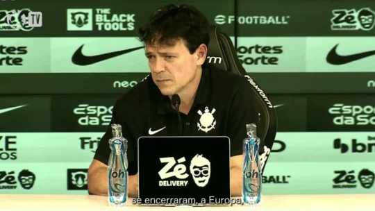 Diniz projeta Corinthians com elenco estável até o fim do ano