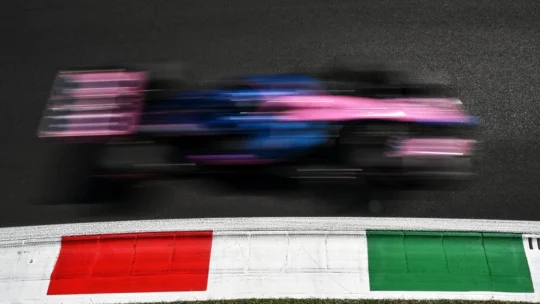 George Russell supera Leclerc e lidera TL2 do GP da Itália em Monza