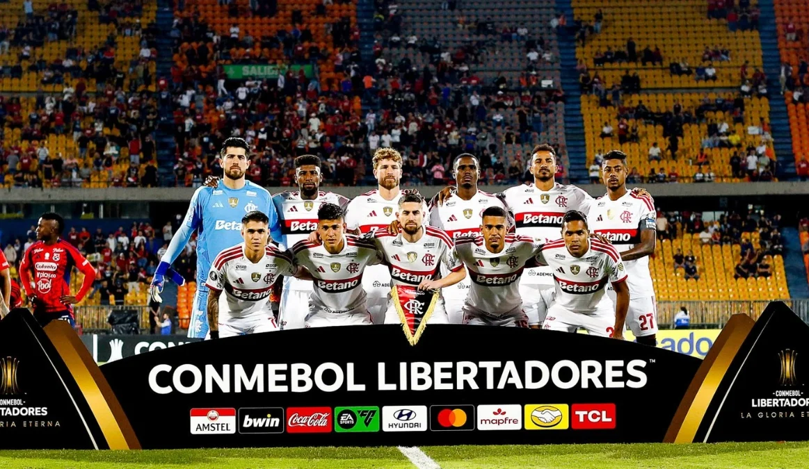 Gonzalo Plata retorna ao Flamengo antes de duelo com o Del Valle