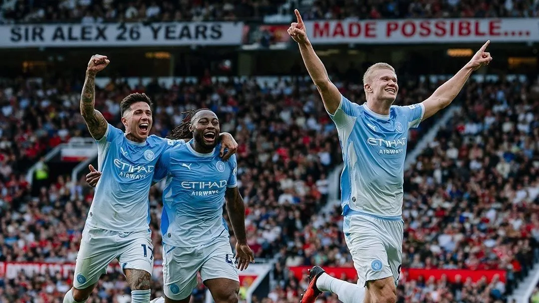 Haaland decide clássico, e Manchester City vence o United mesmo com um a menos