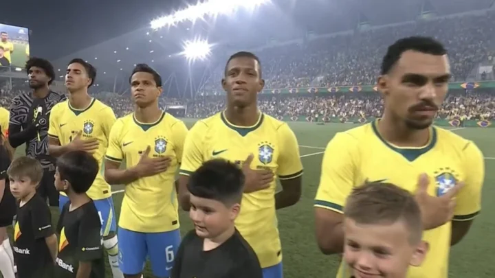 Danilo aponta falta de controle no meio-campo em empate do Brasil com a Austrália