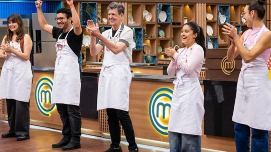 Brasil estreia novo ciclo contra a Austrália com Hugo Souza titular