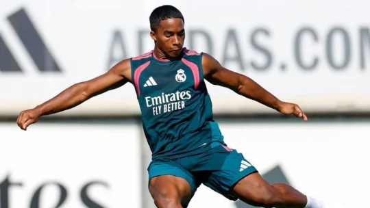 Mourinho prevê retorno de Endrick em minutos na estreia do Real Madrid na Champions