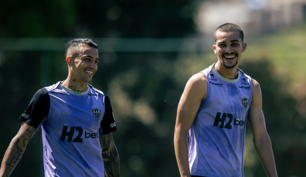 Pedro Lemos ganha espaço no Atlético-MG em meio a desfalques na zaga