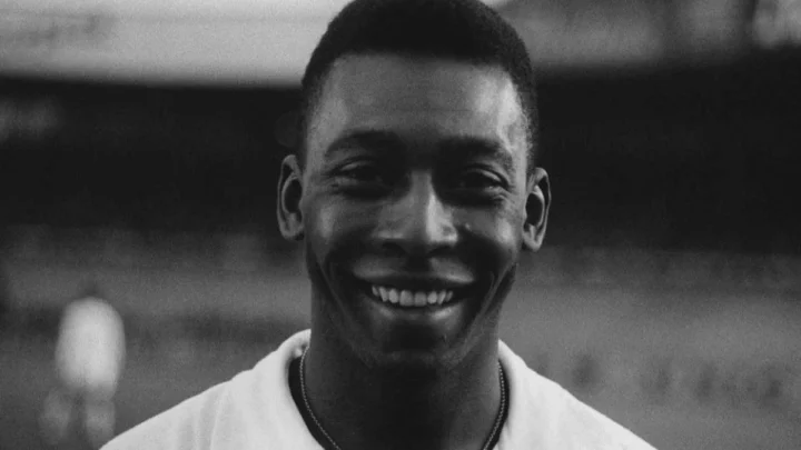 Futebol Retrô: Pelé estreia pelo Santos com gol em goleada sobre o Corinthians de Santo André