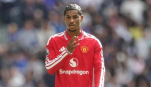 Rashford e Shaw se destacam pela esquerda do Manchester United no empate com Everton