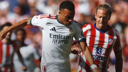Com um a menos, Real Madrid perde clássico para o Atlético de Madrid