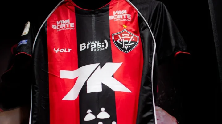 Vitória e Grêmio fazem duelo direto contra o rebaixamento no Barradão