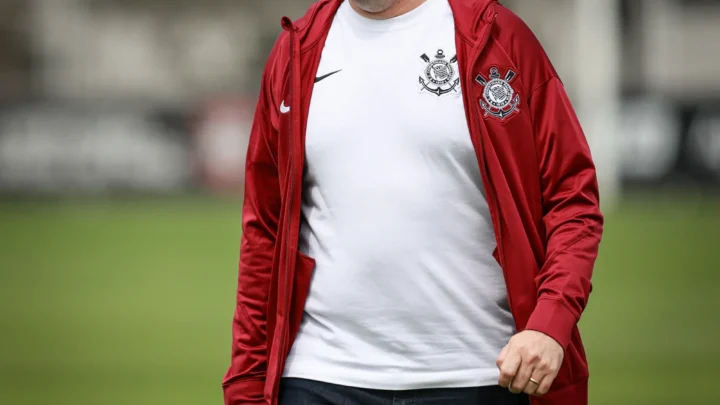 Marcelo Paz deixa o Corinthians após acordo com presidente Osmar Stabile