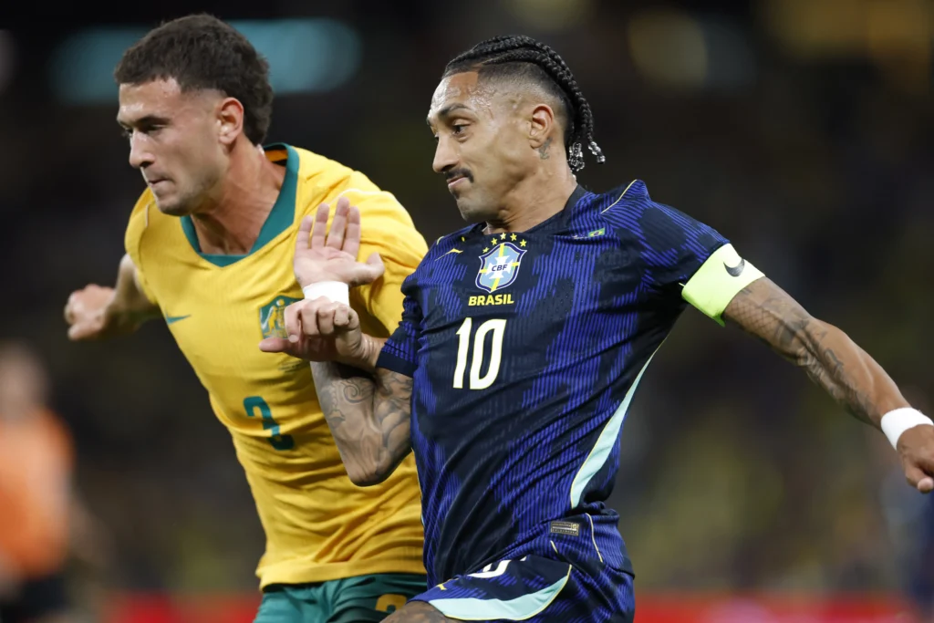 Raphinha não tem lesão detectada e deve reforçar Barcelona