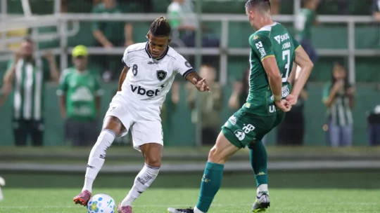 Botafogo x Chapecoense: onde assistir e escalações pelo Brasileirão