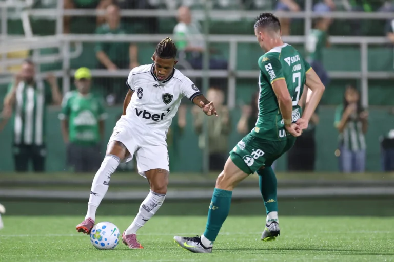 Botafogo x Chapecoense: onde assistir e escalações pelo Brasileirão