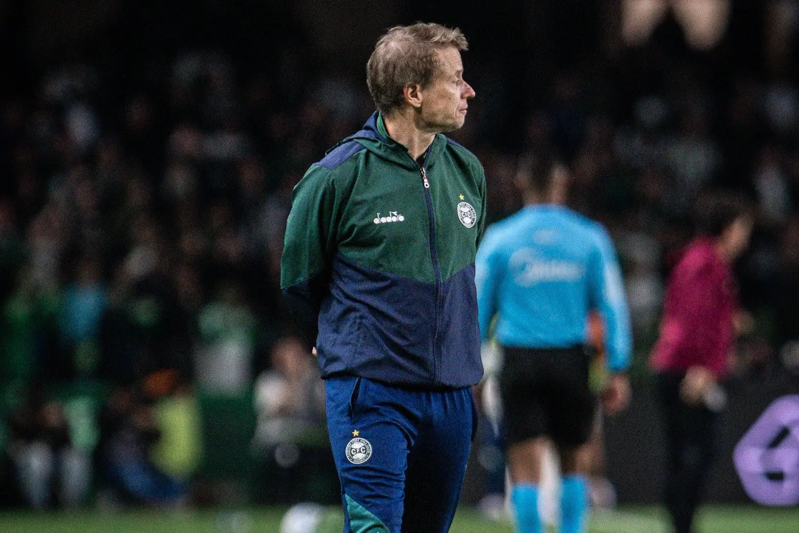 Coritiba demite Fernando Seabra após sequência de sete jogos sem vencer