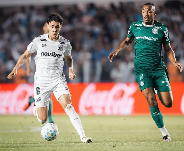 Santos e Palmeiras se enfrentam em clássico decisivo pelo Brasileirão