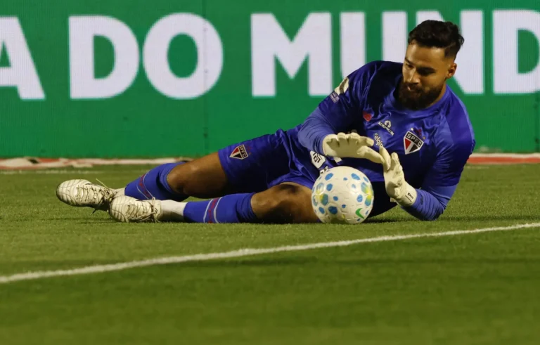Sem Rafael, Coronel deve ser titular do São Paulo contra o Cruzeiro