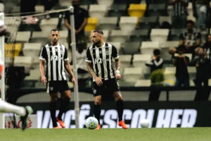 Atlético-MG vence o Bragantino por 1 a 0 e se aproxima do G5 do Brasileirão