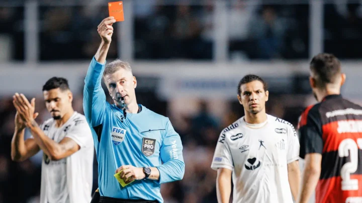 Flamengo critica arbitragem após empate com o Santos e aponta erros graves
