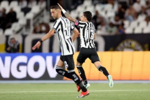 Coritiba x Botafogo: veja onde assistir, histórico e prováveis escalações pelo Brasileirão